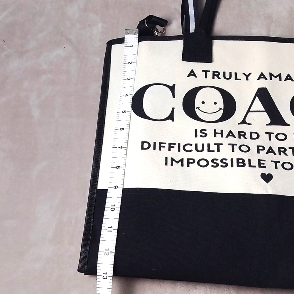 C😊ach Black and Cream Tote Bag Set - Picture 10 of 12